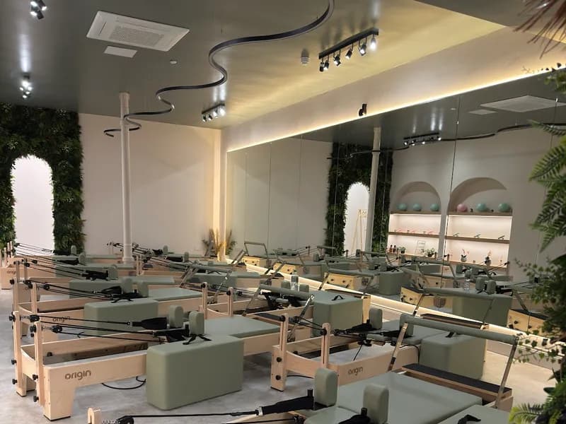 Luna Reformer Pilates mat studio